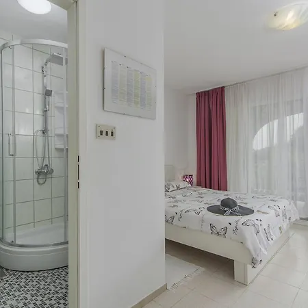 Apartments Ana - Rovinj Exterior photo