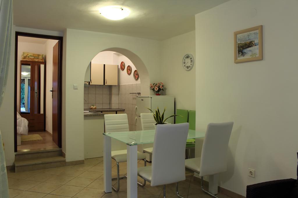 Ana - Apartment