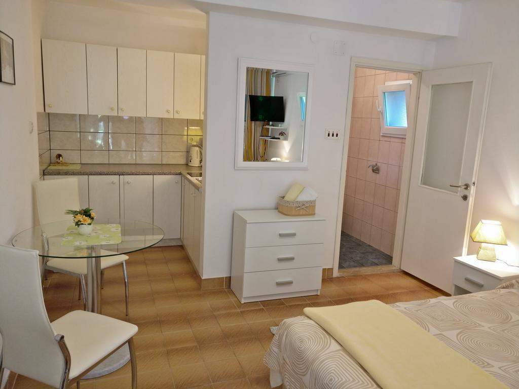 Ana - Apartment